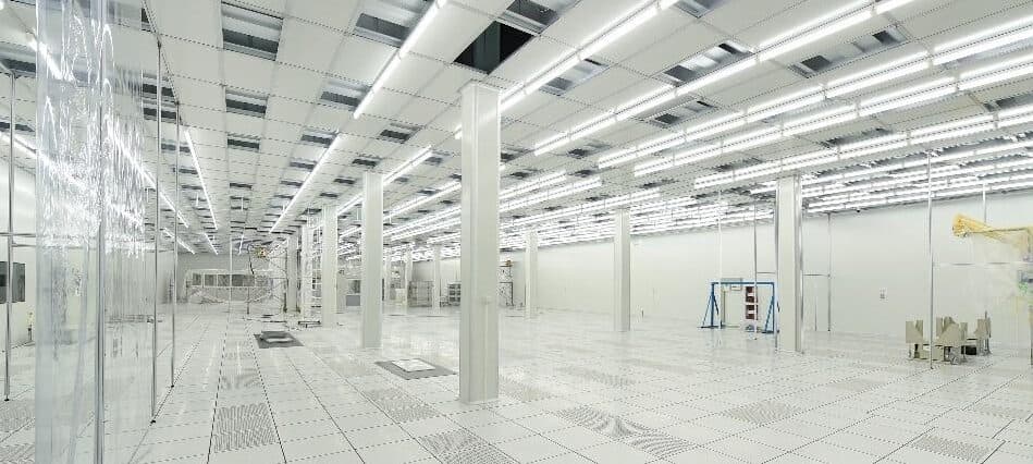 Electronic cleanroom, China. Photo: TSG